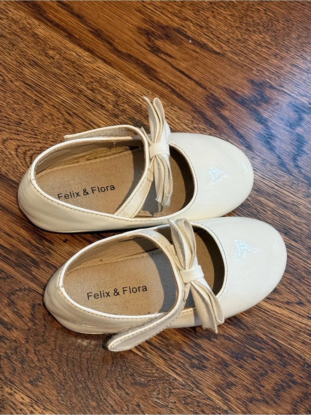 Felix & Flora Girls Patten Leather White Dress Shoes Party Shoes